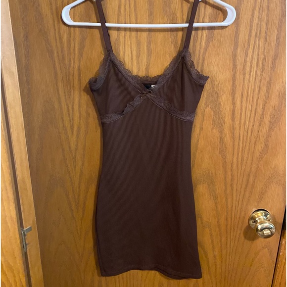 h&m brown lace dress Women's Brown Tiered Lace-Trimmed Dress